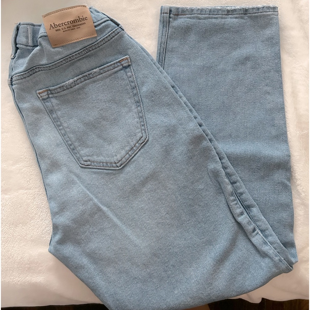 A&F Relaxed Jeans